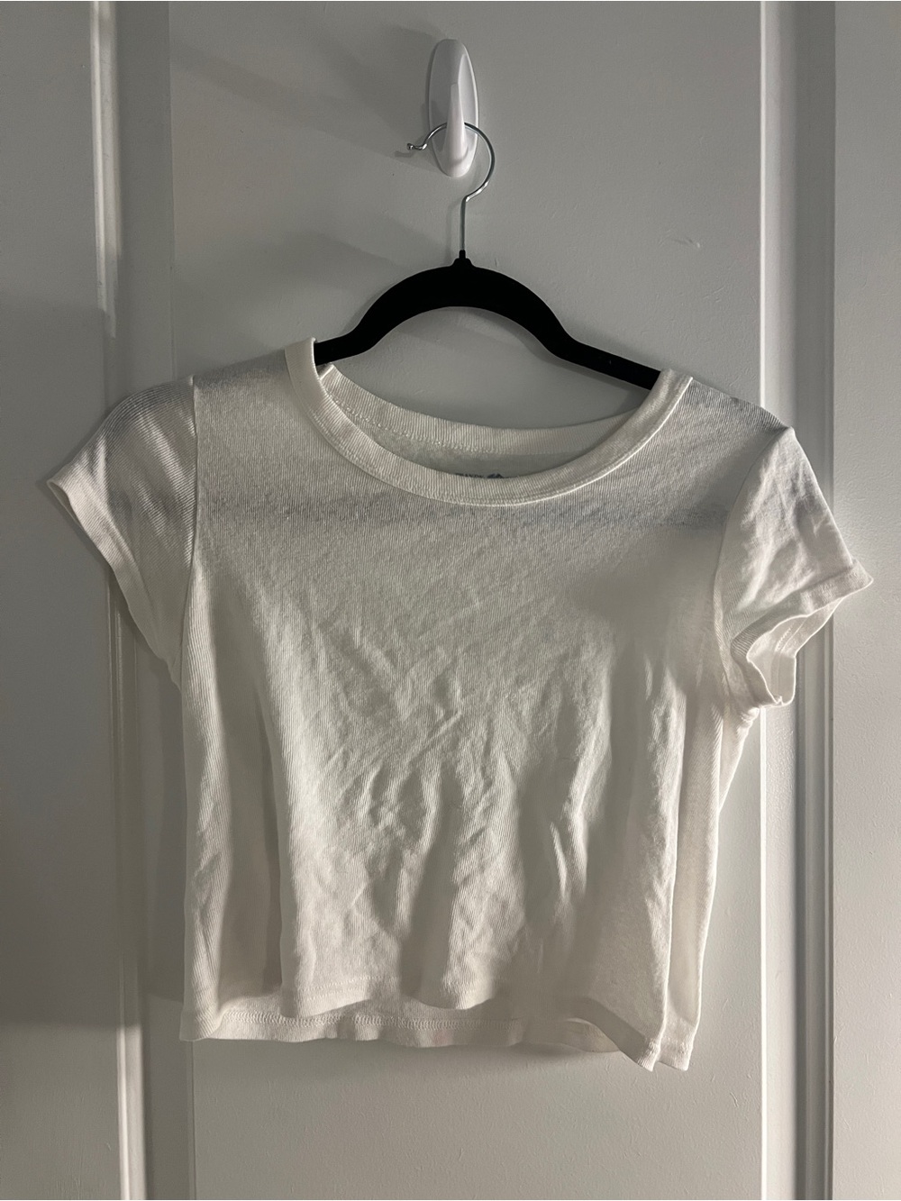 Brandy Melville White Short Sleeve Crop Tee